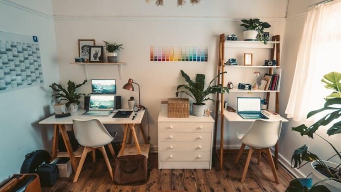 Wall-Mounted Desks That Maximize Floor Space